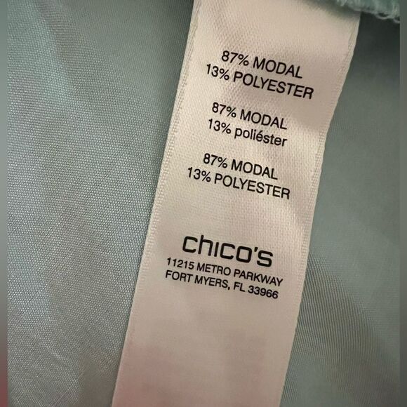 Gorgeous Chico’s size 2 seafoam button down shirt - Picture 8 of 10